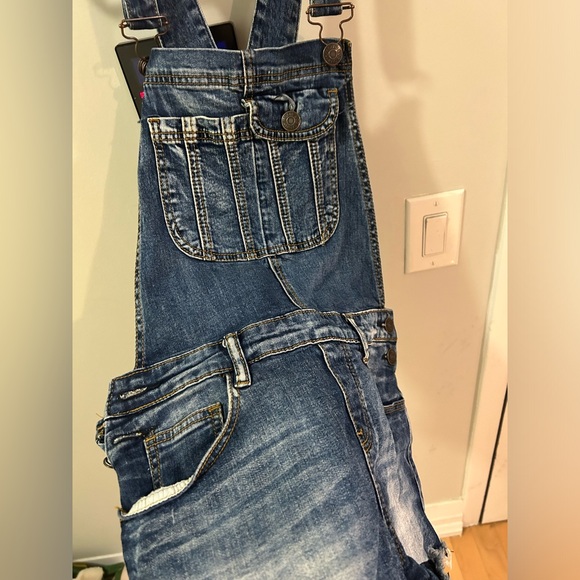 Jean Overall Shorts - Picture 3 of 4